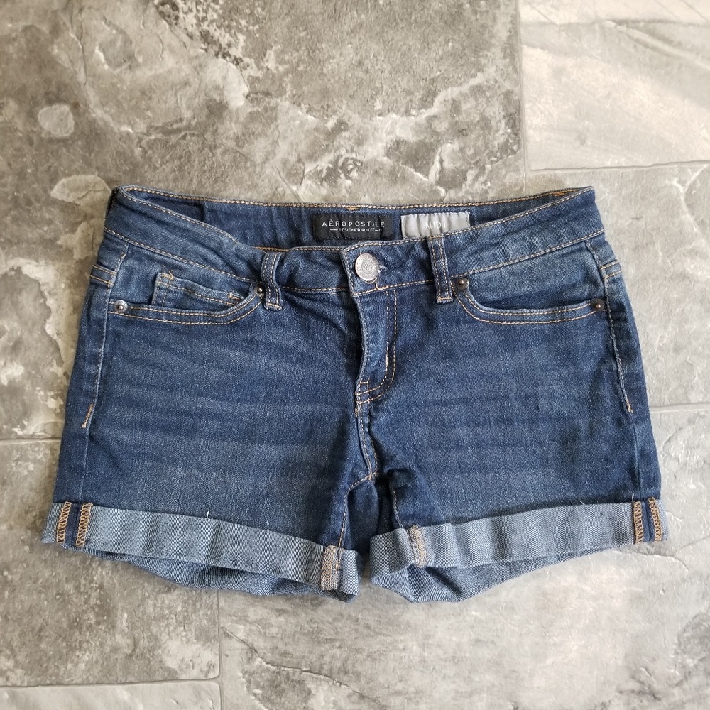 Aero Midi Stretch Shorts